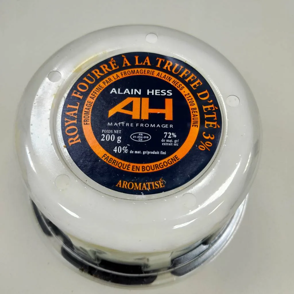 法國頂級松露布里亞薩瓦蘭起司 (A. Hess) - TRUFFLE ROYAL BRILLAT SAVARIN 200g 1 圖克圖克|歐洲職人選物 法國頂級松露布里亞薩瓦蘭起司 (A. Hess) - TRUFFLE ROYAL BRILLAT SAVARIN 200g