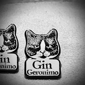 Geronimo Gin 貓咪實心琺瑯徽章別針｜限量收藏